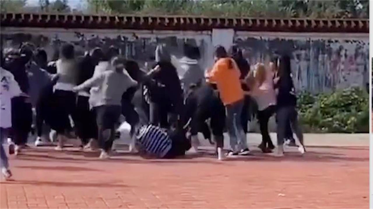 綏化貼吧熱議群架事件，學習改變命運，自信引領(lǐng)未來背后的力量